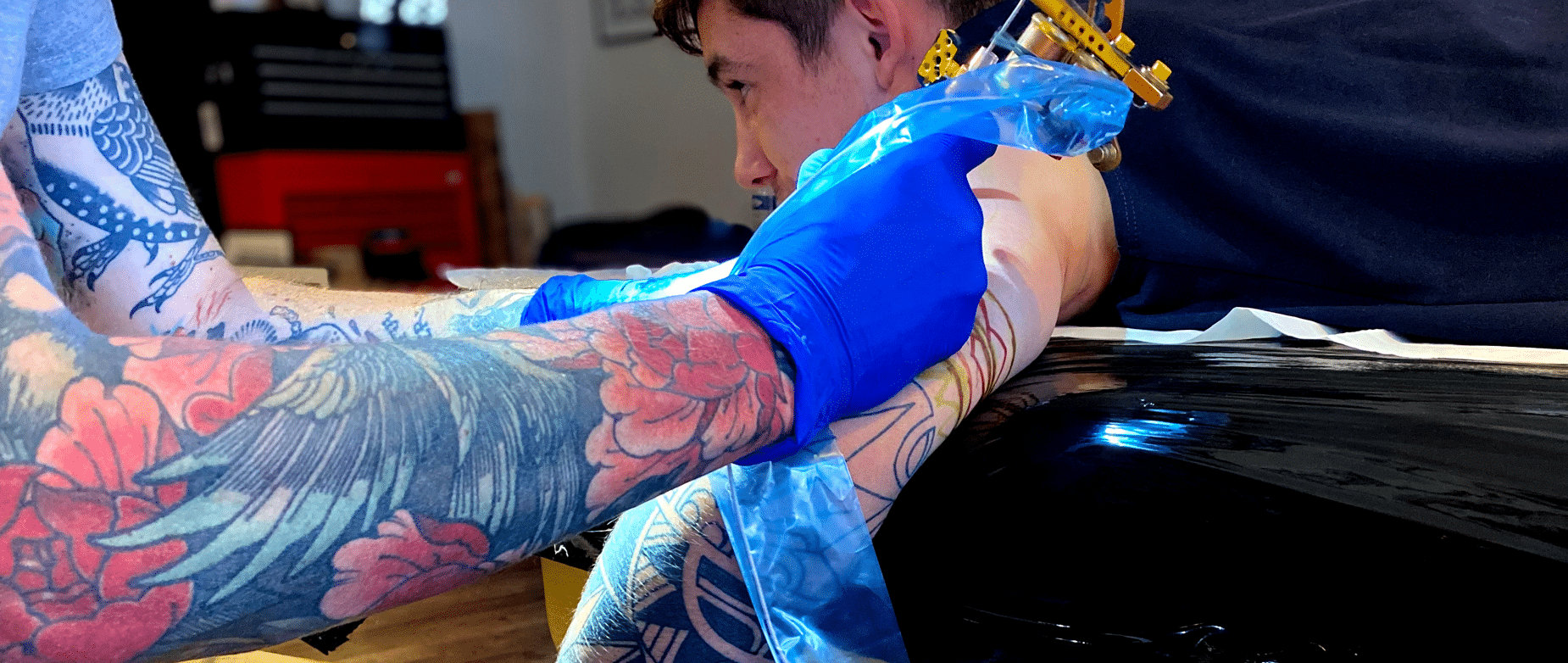 Tatouage Pubis Femme Douleur La Douleur et le Tatouage, apprendre à la gérer - Niko Bushman - Tatoueur à  La Rochelle
